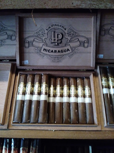 Tobacco Shop «Arlington Cigar», reviews and photos, 827 NE Green Oaks Blvd, Arlington, TX 76006, USA