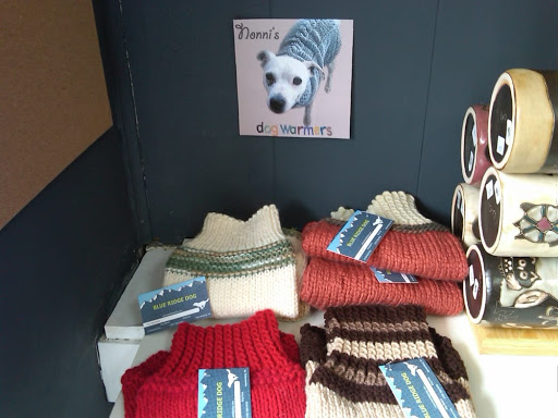 Pet Supply Store «Blue Ridge Dog», reviews and photos, 115 W Water St, Harrisonburg, VA 22801, USA