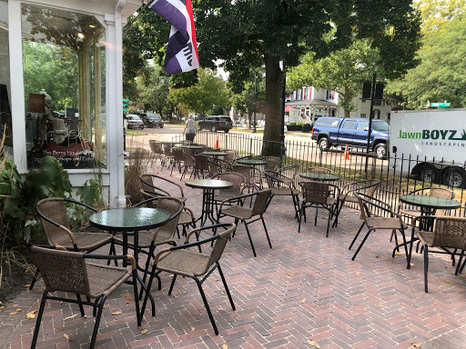 Wine Store «Geneva Wine Cellars and Tasting Room», reviews and photos, 227 S 3rd St, Geneva, IL 60134, USA