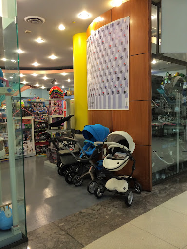 Baby Store «Galt Toys + Galt Baby - Downtown», reviews and photos, 900 N Michigan Ave, Chicago, IL 60611, USA