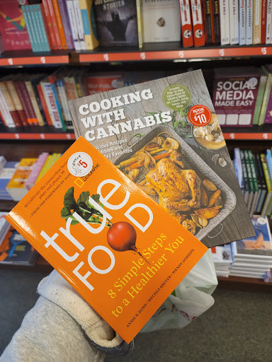 Book Store «Barnes & Noble Booksellers», reviews and photos, 1739 Olentangy River Rd, Columbus, OH 43212, USA