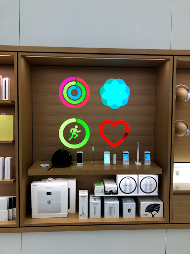 Apple Sherman Oaks image
