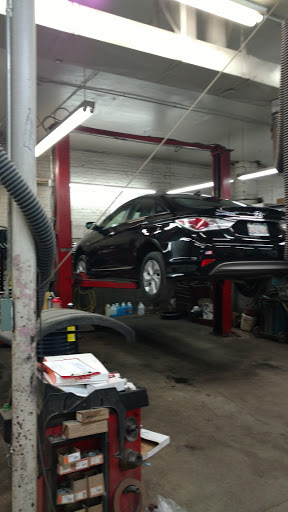 Auto Repair Shop «A-K Auto Mechanic & Body Shop», reviews and photos, 2515 S Halsted St, Chicago, IL 60608, USA