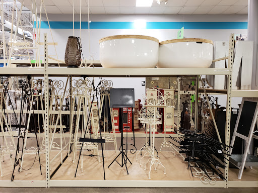 Home Goods Store «At Home», reviews and photos, 956 IL-59, Aurora, IL 60504, USA