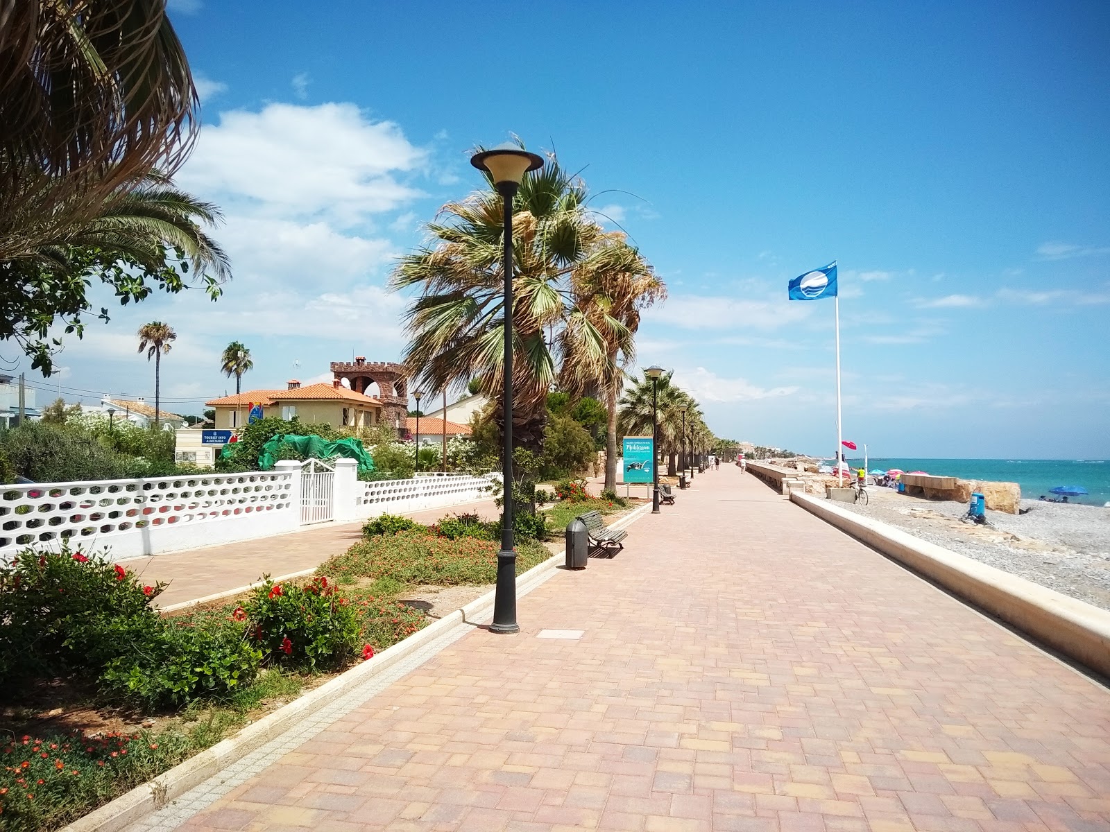 Foto van Almenara Strand met lange baai