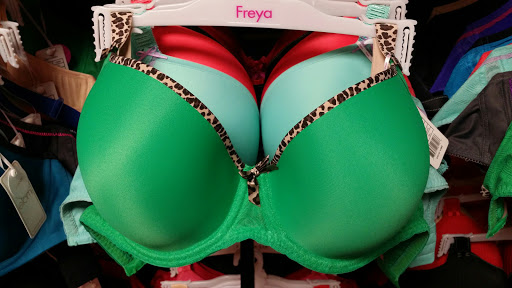 Lingerie Store «The Heavy Hanger by Melons the Complete Bra Shop», reviews and photos, 650 N Carriage Pkwy #105, Wichita, KS 67208, USA