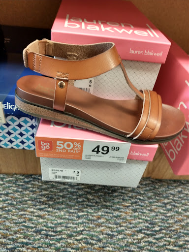 Shopping Mall «Rio Hill Shopping Center», reviews and photos, Seminole Trail, Charlottesville, VA 22901, USA