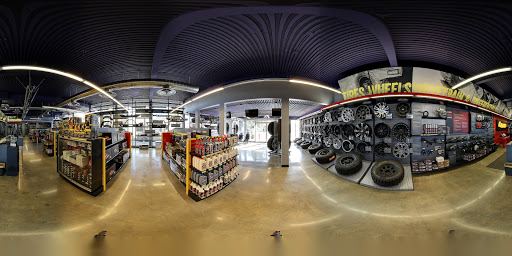 Truck Accessories Store «4 Wheel Parts Performance Center», reviews and photos, 550 W San Carlos St, San Jose, CA 95126, USA