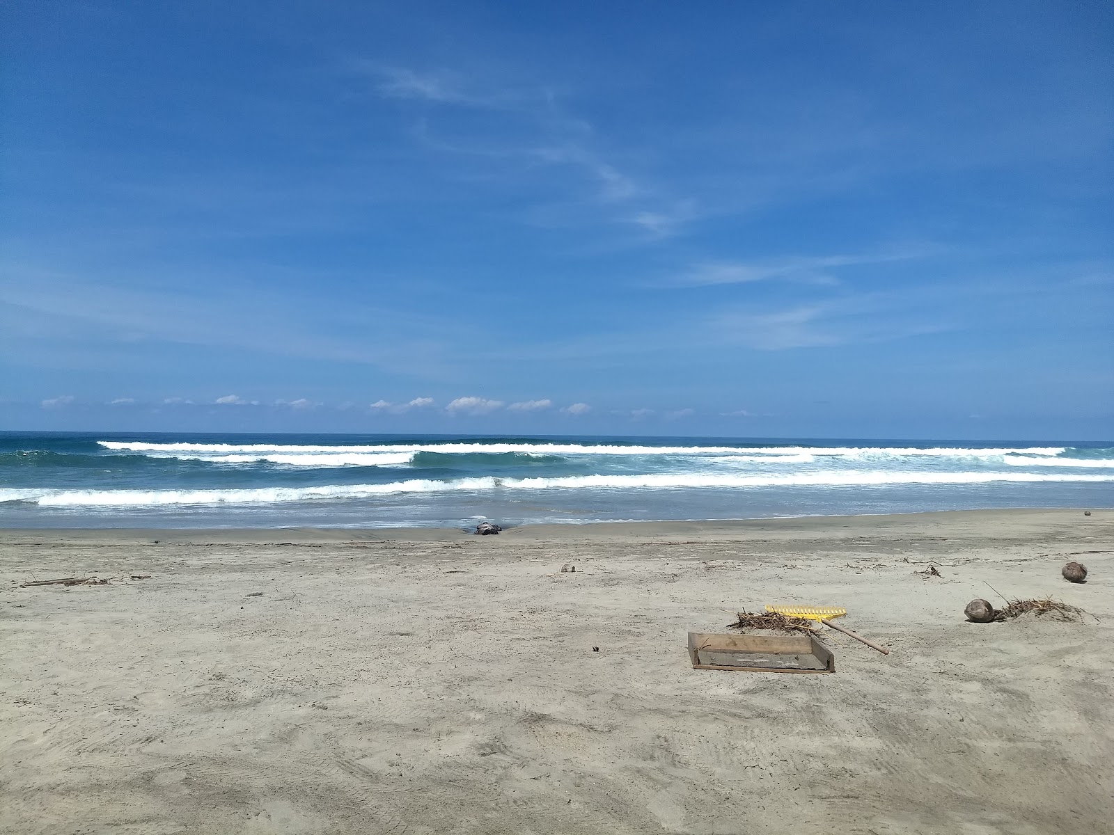 Φωτογραφία του Playa Tierra Blanca με τυρκουάζ νερό επιφάνεια