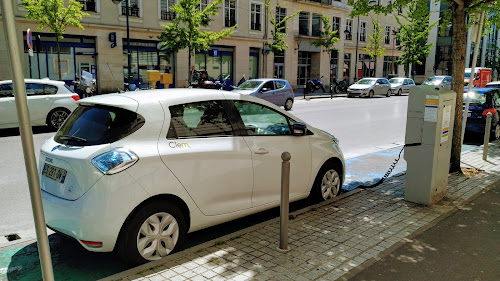 Borne de recharge de véhicules électriques Clem Mobi Serris Centre Commercial 405 Serris