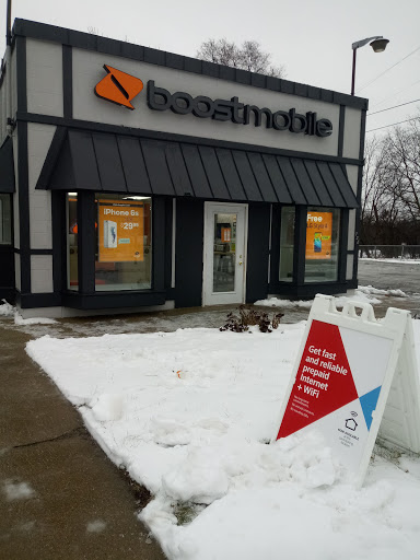 Boost Mobile Store by PHP Wireless, 738 Capital Ave NE, Battle Creek, MI 49017, USA, 
