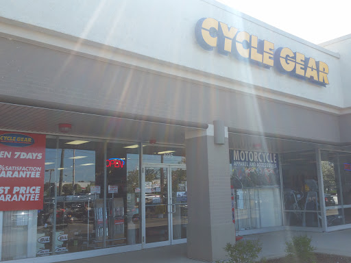 Motorcycle Parts Store «Cycle Gear», reviews and photos, 695 E Golf Rd, Schaumburg, IL 60173, USA