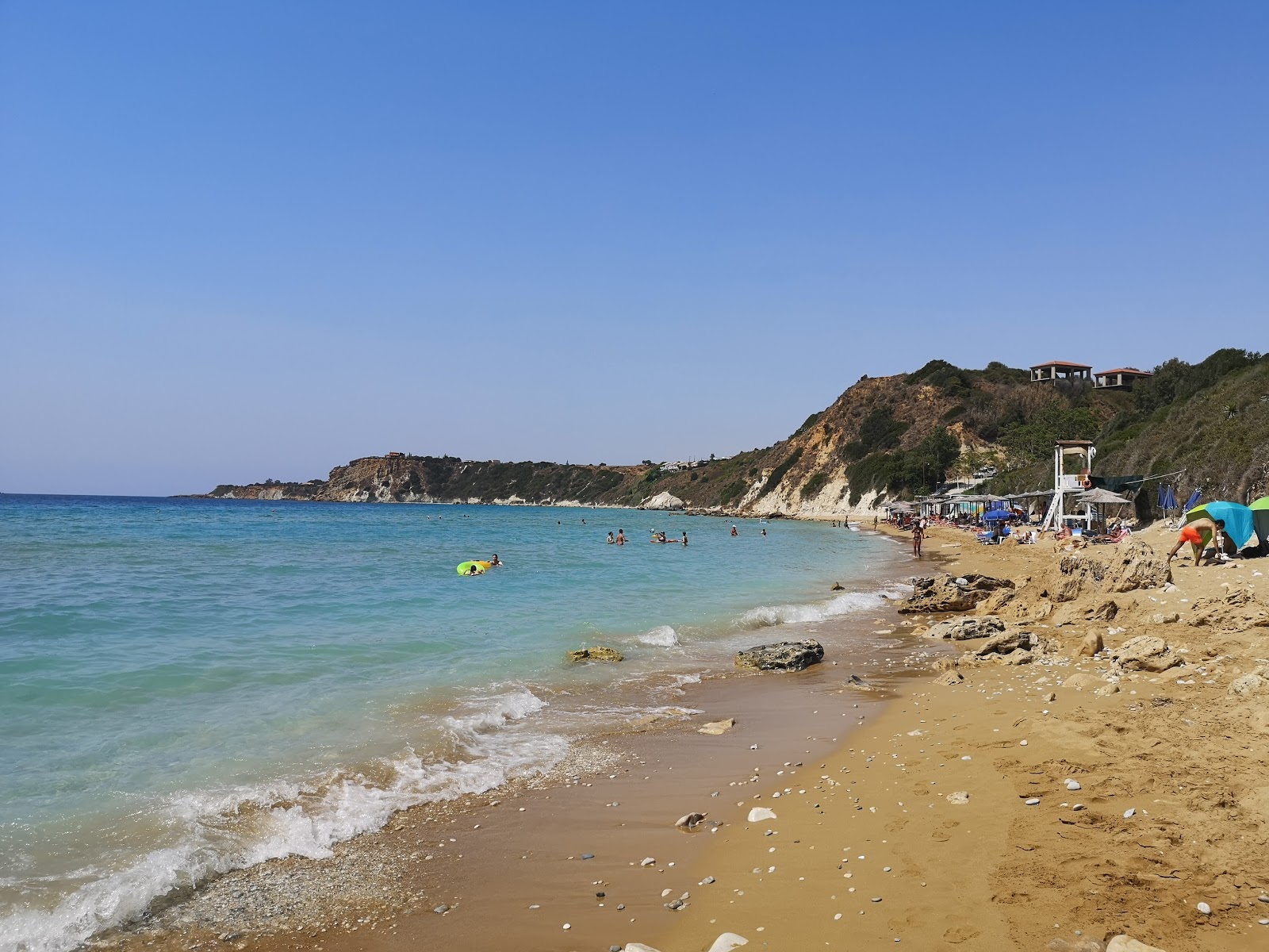 Photo de Avithos beach - endroit populaire parmi les connaisseurs de la détente