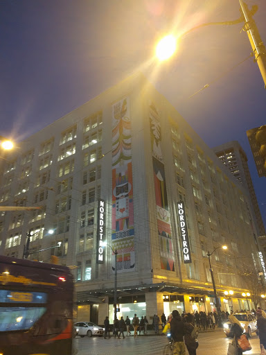 Clothing Store «Old Navy», reviews and photos, 511 Pine St, Seattle, WA 98101, USA