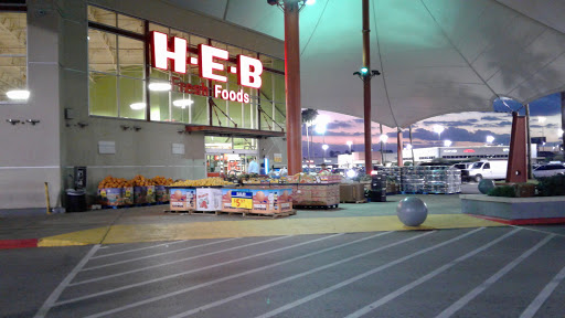 Grocery Store «H-E-B Grocery», reviews and photos, 3111 Woodridge Cove Dr Suite 500, Houston, TX 77087, USA