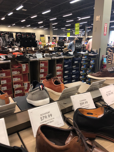 Shoe Store «DSW Designer Shoe Warehouse», reviews and photos, 8389 Leesburg Pike, Vienna, VA 22182, USA