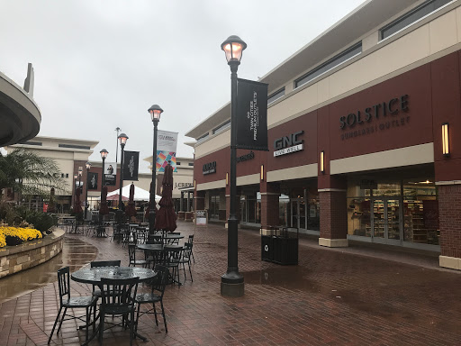 Shopping Mall «Twin Cities Premium Outlets», reviews and photos, 3965 Eagan Outlets Pkwy, Eagan, MN 55122, USA