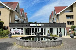 Hotel & Bungalowpark de Zeven Heuvelen image