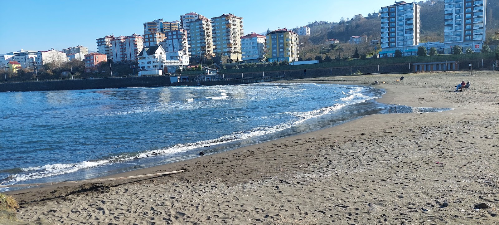 Foto von Vakfikebir Beach mit brauner sand Oberfläche