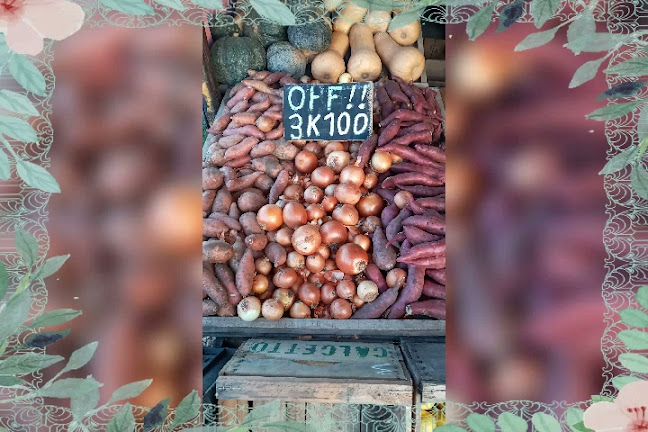 Puesto de frutas y verdura La FAMILIA - Tienda de ultramarinos