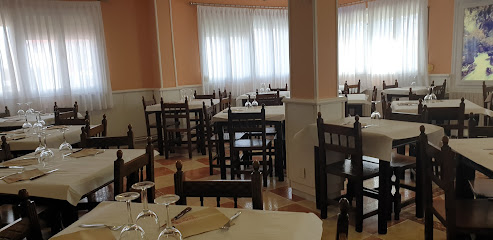 Hotel Restaurante la Ruta - Carr. Villacastin Vigo, 0, 49310 Mombuey, Zamora, Spain