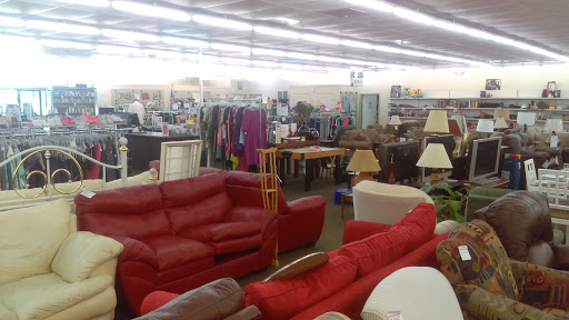Thrift Store «Waterfront Rescue Mission Thrift Store», reviews and photos, 4376 Gulf Breeze Pkwy, Gulf Breeze, FL 32563, USA