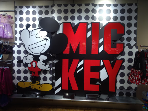 Toy Store «Disney Store», reviews and photos, 400 S Baldwin Ave, Arcadia, CA 91007, USA