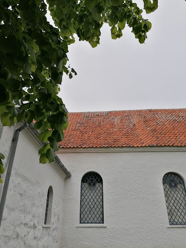 Fuglsbølle Kirke - Kirke