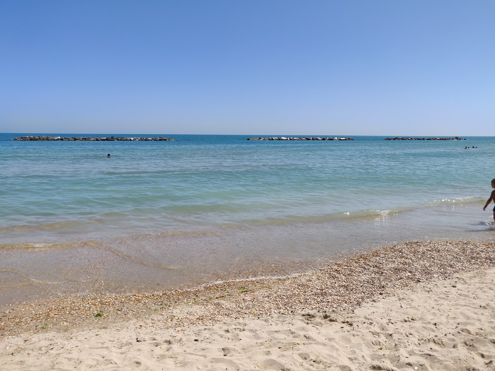 马尔廷西库罗海滩的照片 带有长直海岸