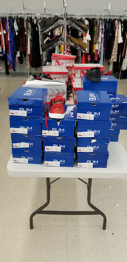 Discount Store «Discount Fashion Warehouse Kettering», reviews and photos, 2836 Wilmington Pike, Kettering, OH 45419, USA