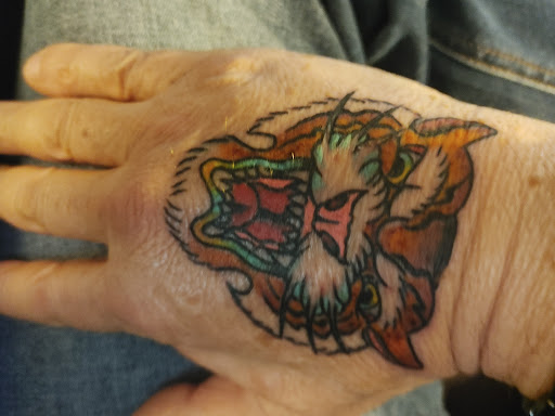 Tattoo Shop «Nautilus Tattoo», reviews and photos, 2719 Berlin Turnpike, Newington, CT 06111, USA