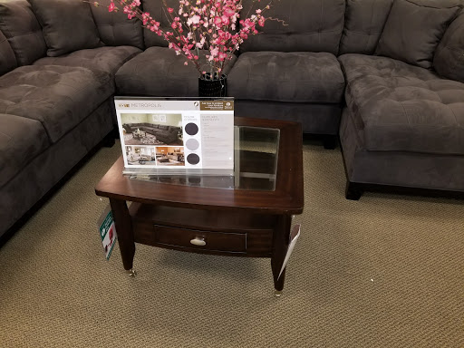 Furniture Store «Raymour & Flanigan Furniture and Mattress Store», reviews and photos, 100 Highland Ave, Seekonk, MA 02771, USA