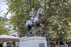 Statue of Aris Velouchiotis image