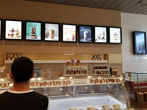 Outlet Mall «Tanger Outlet Daytona», reviews and photos, 1100 Cornerstone Blvd, Daytona Beach, FL 32117, USA