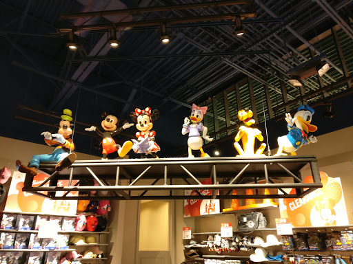 Toy Store «Disney Store», reviews and photos, 4286 Baldwin Rd, Auburn Hills, MI 48326, USA