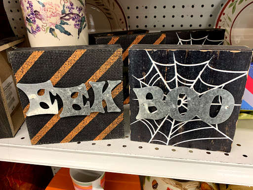 Association or Organization «Goodwill Industries of the Columbia Willamette», reviews and photos, 1943 SE 6th Ave, Portland, OR 97214, USA