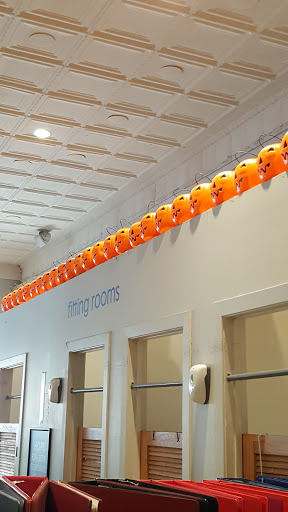 Thrift Store «Goodwill Denver - Broadway», reviews and photos, 21 S Broadway, Denver, CO 80209, USA