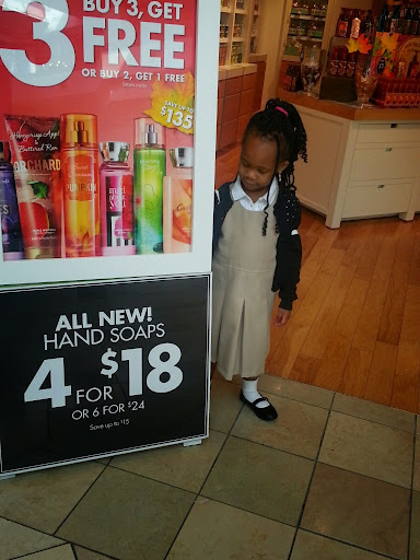 Beauty Supply Store «Bath & Body Works», reviews and photos, 123 4 Seasons Town Center Ent, Greensboro, NC 27427, USA