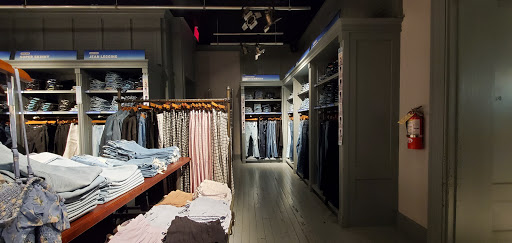 Clothing Store «Abercrombie & Fitch», reviews and photos, 7014 E Camelback Rd Ste 1009, Scottsdale, AZ 85251, USA