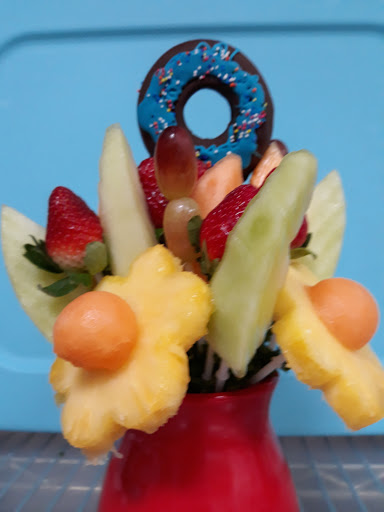 Gift Shop «Edible Arrangements», reviews and photos, 1100 N Tuttle Ave STE 15, Sarasota, FL 34237, USA