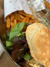 Sandwich au poulet du Restaurant FRITE ALORS ! TERREAUX - Poutines québécoises - Frites belges - Burgers à Lyon - n°6