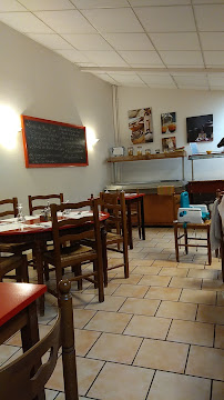 Atmosphère du Restaurant Le Petit Tonneau à Montlouis-sur-Loire - n°6