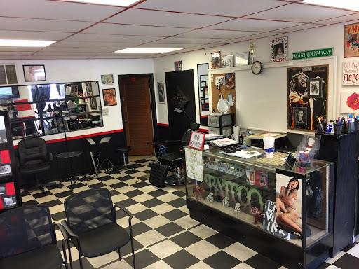Tattoo Shop «La Vida Ink», reviews and photos, 4602 N Franklin Rd, Indianapolis, IN 46226, USA