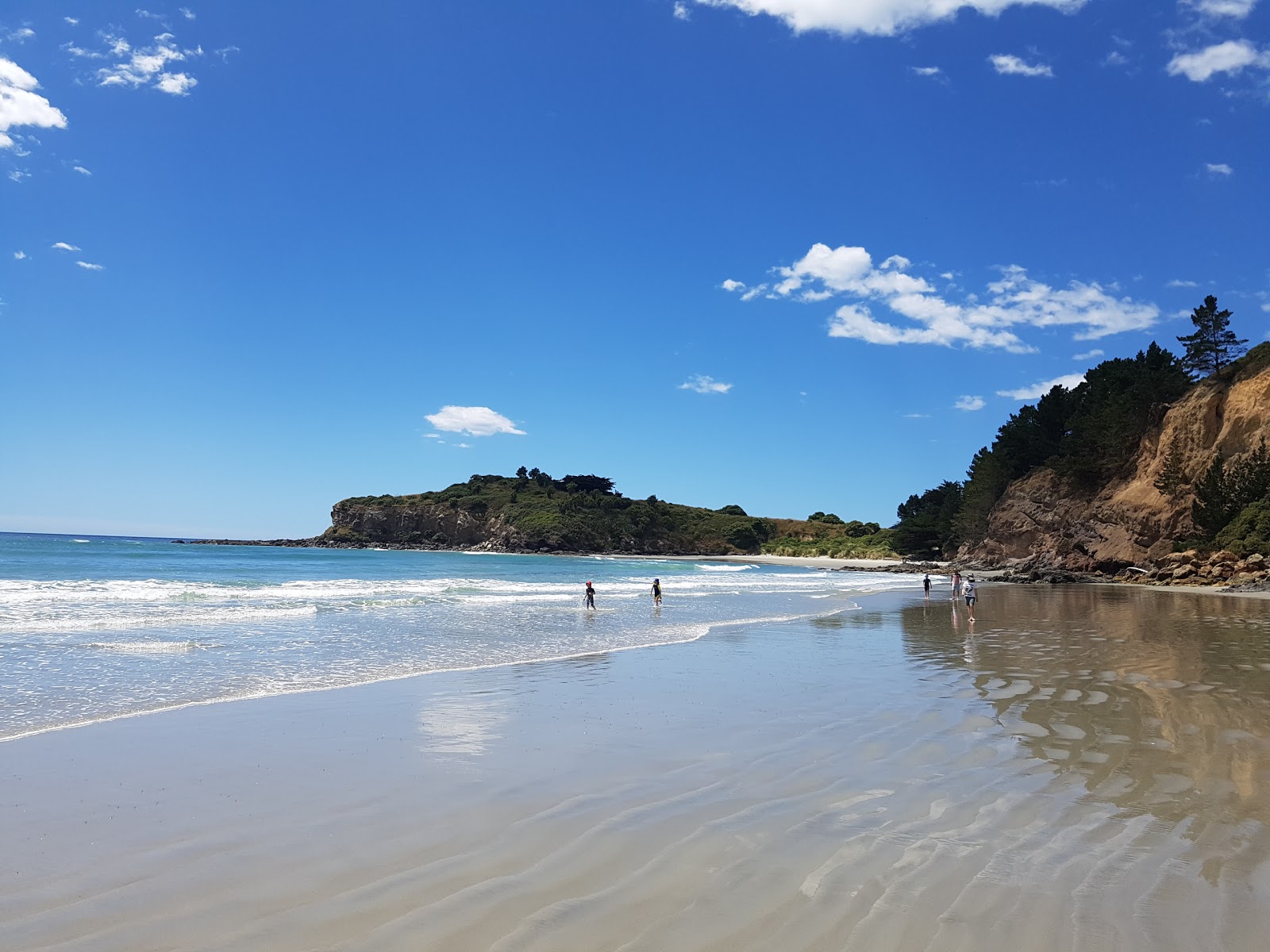 Foto de Canoe Beach com areia brilhante superfície