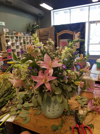 Florist «Mint Julep Flower Shop», reviews and photos, 808 5th St, Coralville, IA 52241, USA