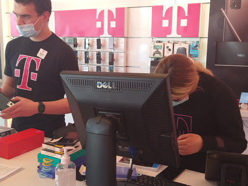 Cell Phone Store «T-Mobile», reviews and photos, 106 W 11400 S, Sandy, UT 84070, USA