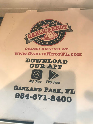 Italian Restaurant «The Garlic Knot», reviews and photos, 5073 N Dixie Hwy, Oakland Park, FL 33334, USA