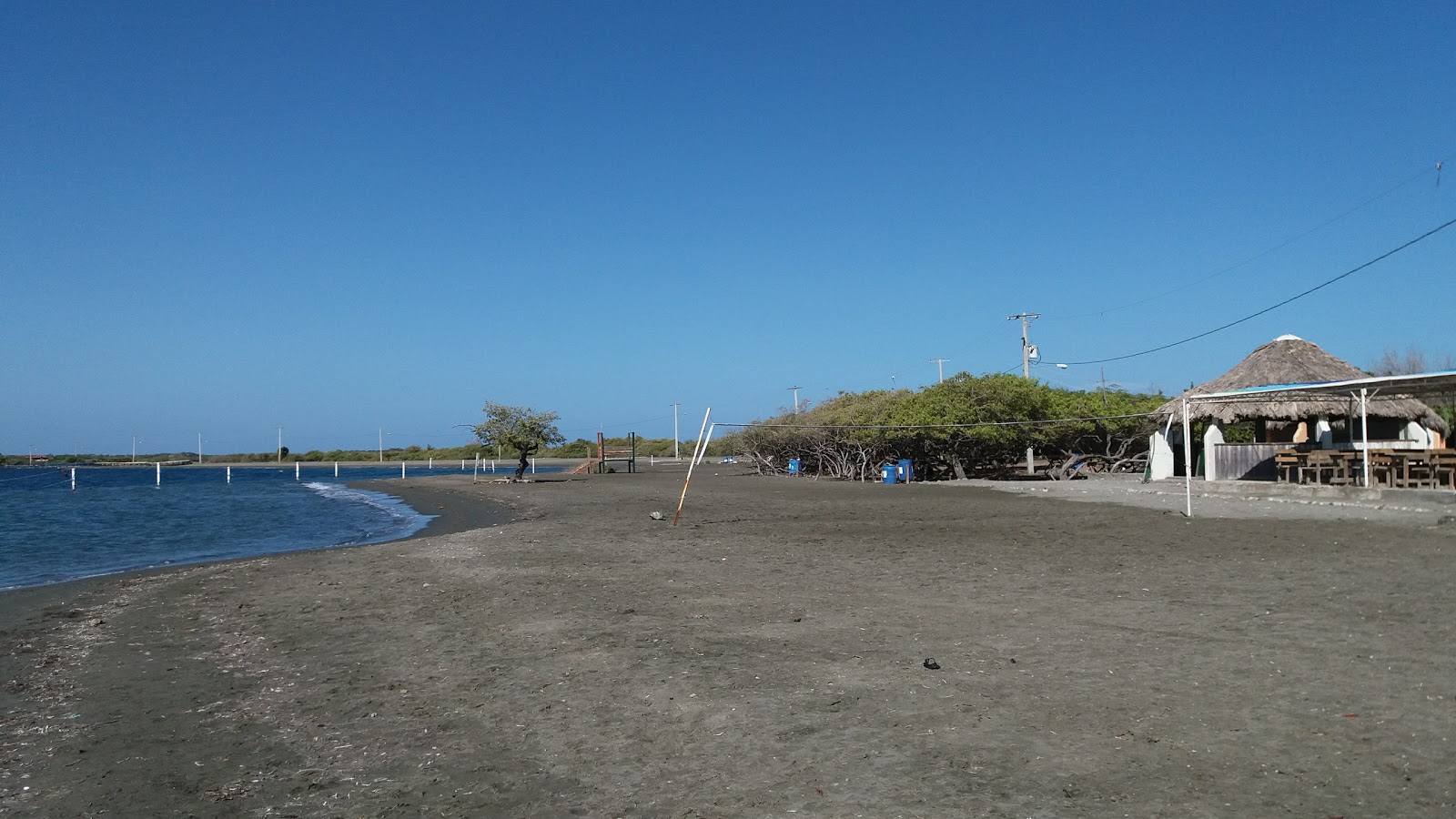 Photo de Playa Punta Salinas avec un niveau de propreté de partiellement propre