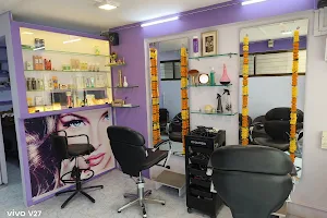 Aayushi Ladies Parlor (Hair Beauty Spa Makeup) image