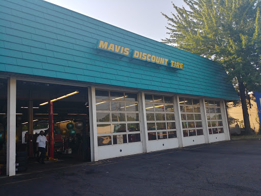 Tire Shop «Mavis Discount Tire», reviews and photos, 254 US-130, Bordentown, NJ 08505, USA